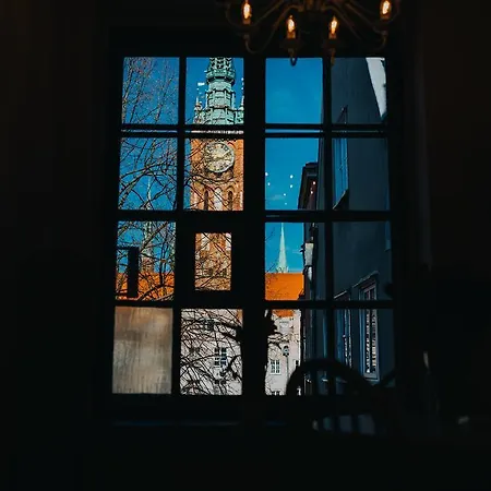 Elite Old Town